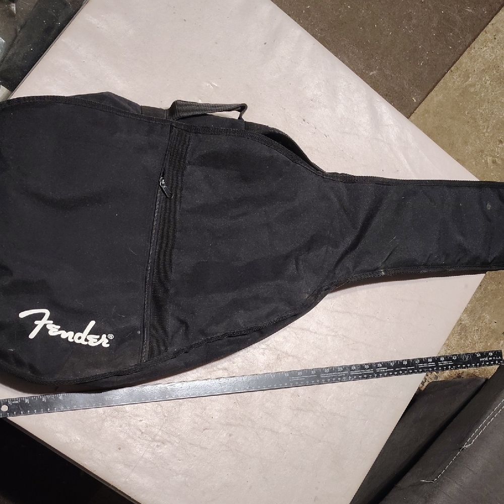 Fender Black Instrument Case - Picture 2 of 4